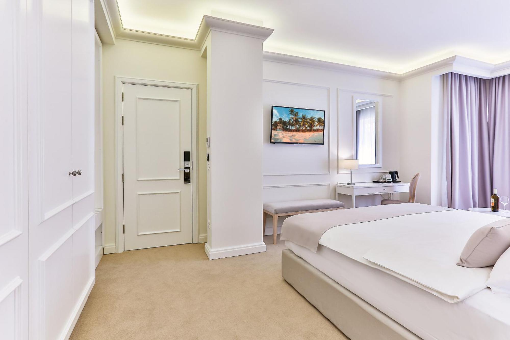 Hotel Crown Будва Экстерьер фото